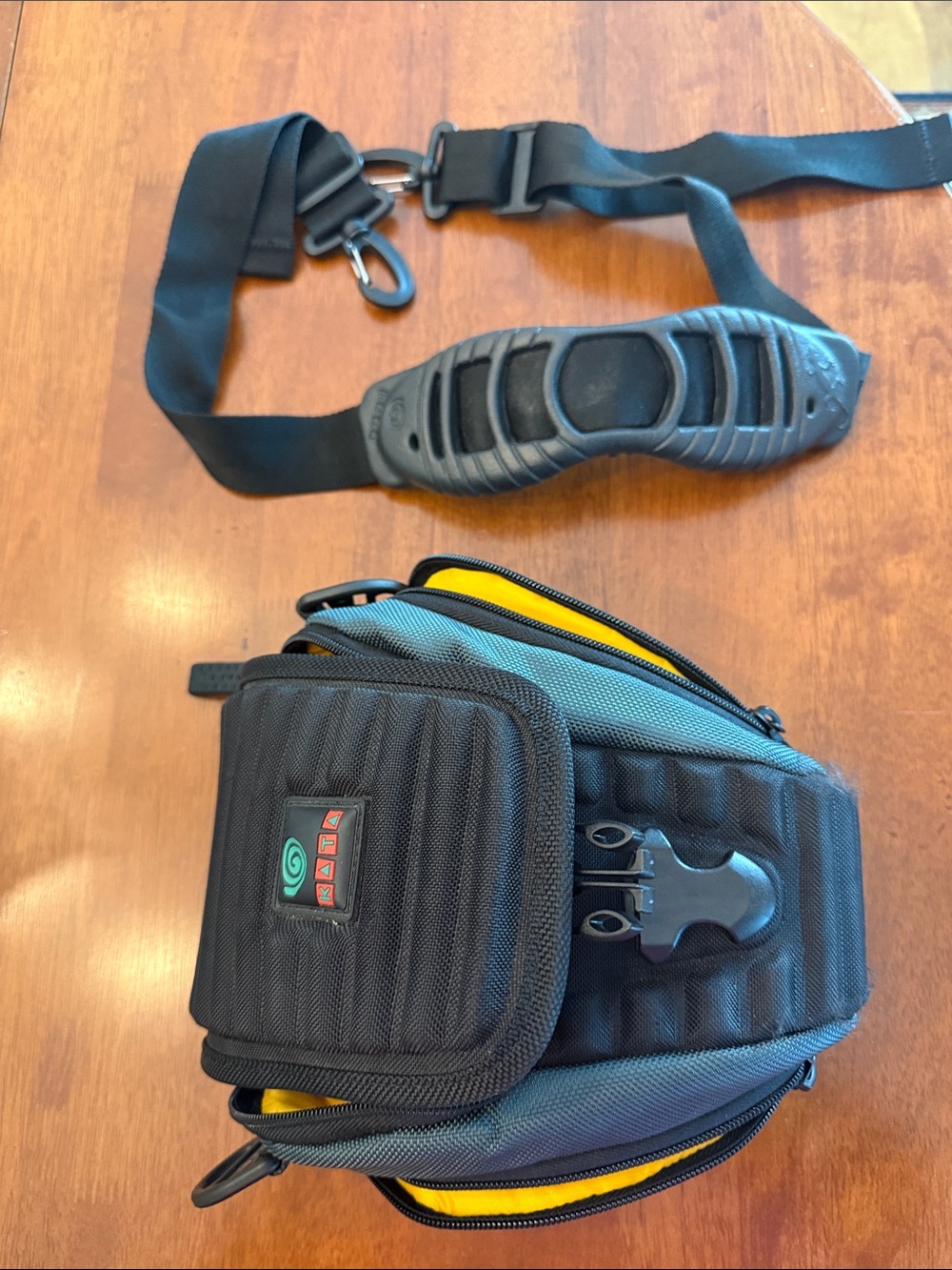 Kata H-10 Black Camera Shoulder Strap with Padded Comfort Grip